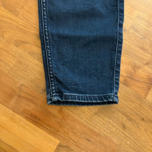 7 For All Mankind Women's The Straight Jeans Size 31 Dark Wash Blue Denim - Picture 5 of 6